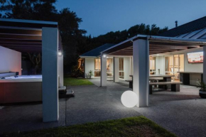 Hidden Gem of Christchurch - Sleeps 13